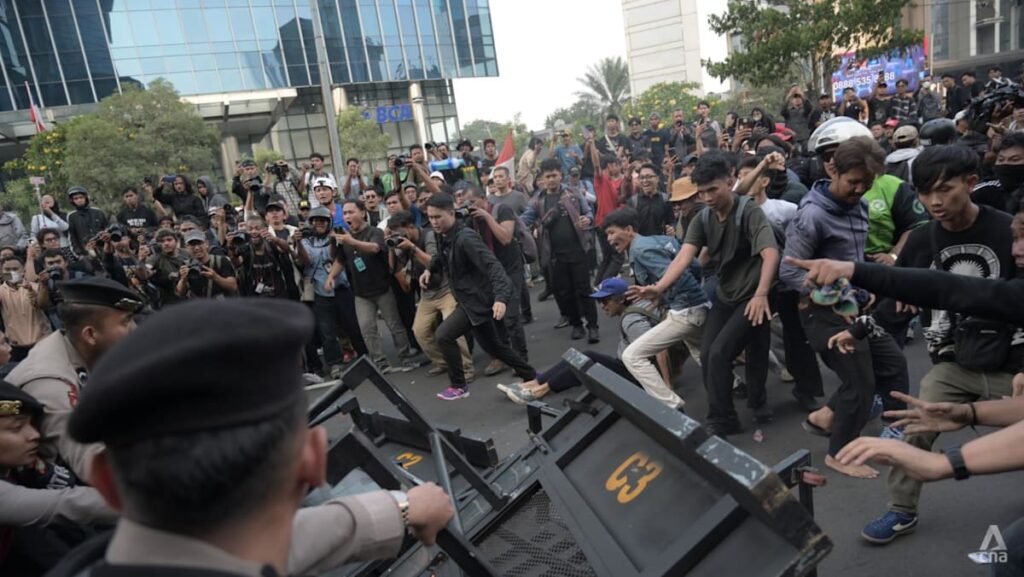 Students hold ‘Heading to Bankrupt Indonesia’ protests against Prabowo’s policies