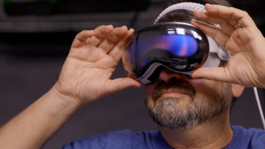 Apple’s Vision Pro Sees the World With AI In VisionOS 27 Apple’s Vision Pro Sees the World With AI In VisionOS 27