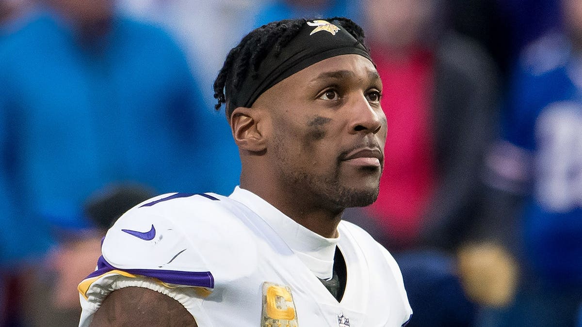 Minnesota Vikings cornerback Patrick Peterson defending against Buffalo Bills at Highmark Stadium