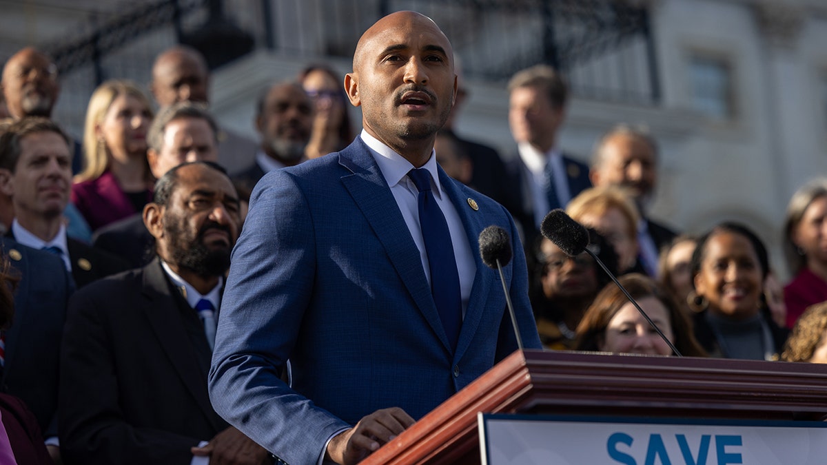 Democratic Party Rep. Shomari Figures