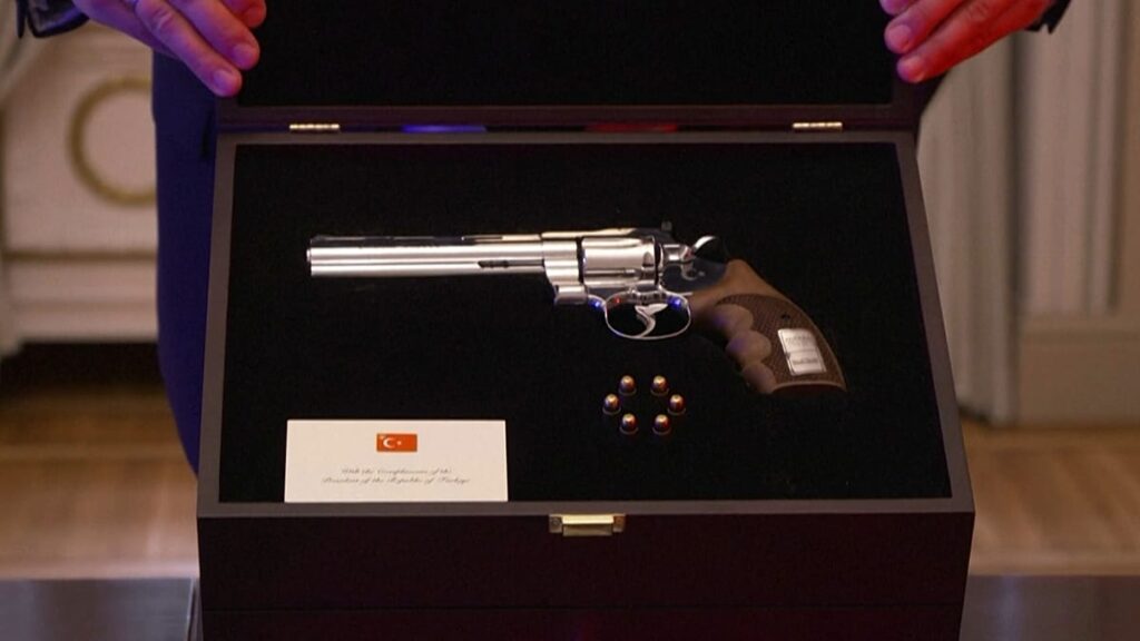 Video. Newly released footage shows revolver gifted by Erdogan to NATO leaders