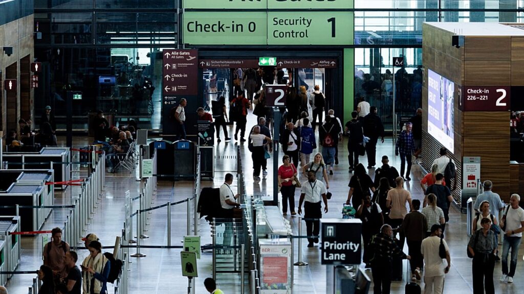 How do the new rules boost air passenger rights? Ask the Euronews AI How do the new rules boost air passenger rights? Ask the Euronews AI