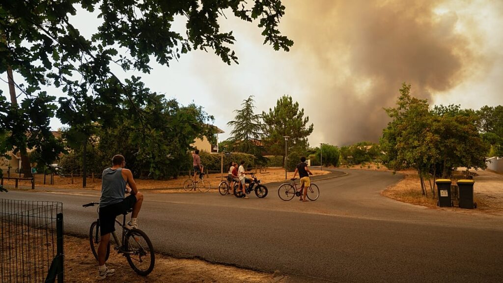 More than 220,000 now evacuated in southwestern France amid wildfires More than 220,000 now evacuated in southwestern France amid wildfires