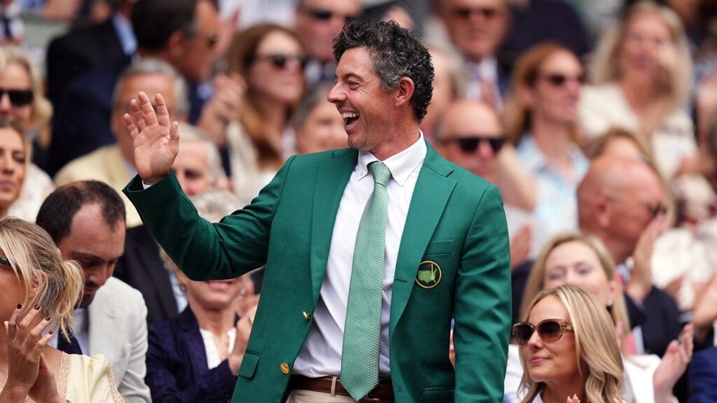 Rory McIlroy turns heads at Wimbledon by sporting his Masters green jacket at Center Court Rory McIlroy turns heads at Wimbledon by sporting his Masters green jacket at Center Court