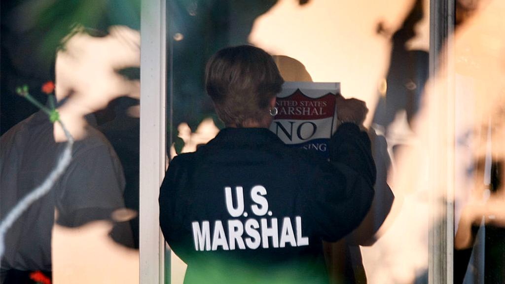 Deputy US Marshal fatally shot while serving arrest warrant in Louisiana Deputy US Marshal fatally shot while serving arrest warrant in Louisiana