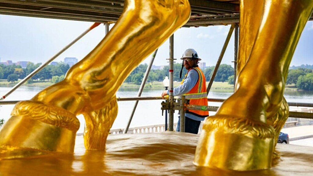 Trump unveils gleaming gold makeover of iconic DC horse statues Trump unveils gleaming gold makeover of iconic DC horse statues