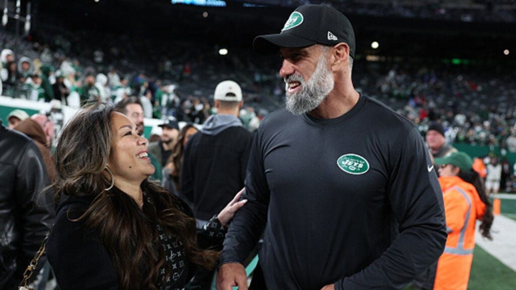 Falcons announce defensive coordinator Jeff Ulbrich’s wife Cristina died after battle with cancer Falcons announce defensive coordinator Jeff Ulbrich’s wife Cristina died after battle with cancer