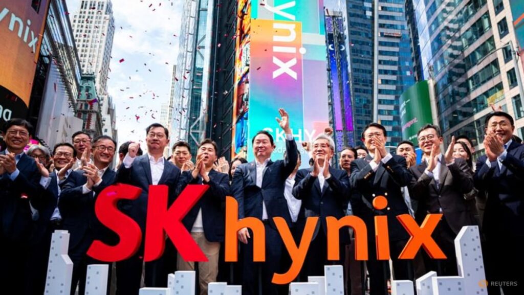 SK Hynix sinks after NASDAQ debut amid profit-taking, easing earnings optimism SK Hynix sinks after NASDAQ debut amid profit-taking, easing earnings optimism