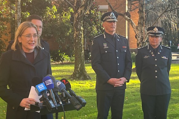 Victorian Premier Jacinta Allan, Chief Commissioner Mike Bush and Commissioner Karen Nyholm at a press conference today.