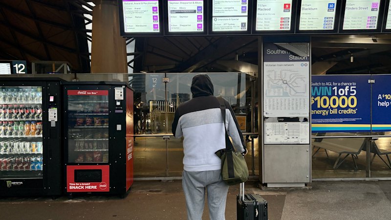 Telstra outage shuts down Victoria’s regional train network; mass delays across region Telstra outage shuts down Victoria’s regional train network; mass delays across region