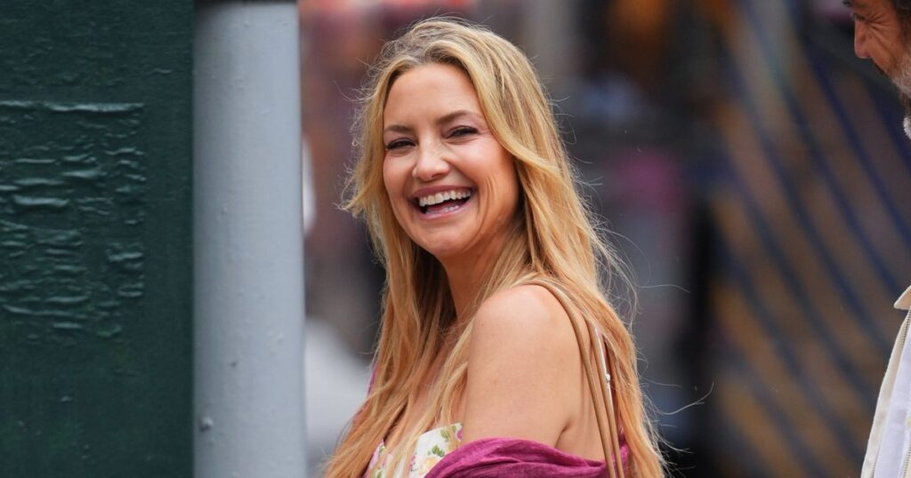 Kate Hudson’s Elevated Woven Sandals Style Makes Any Outfit Look Rich-Rich