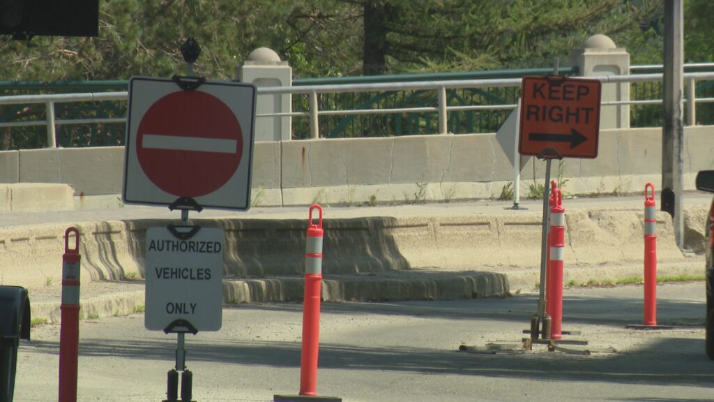 Saskatoon’s University Bridge reopening postponed, adding 3K to repair costs Saskatoon’s University Bridge reopening postponed, adding 3K to repair costs