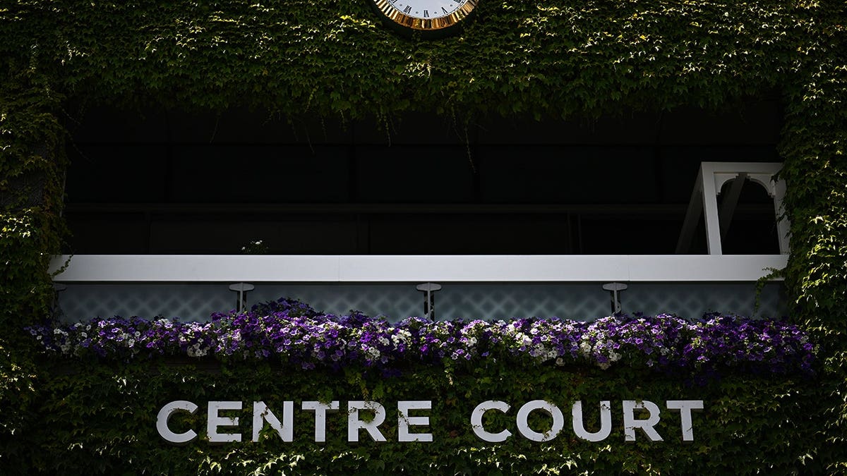 Wimbledon Centre Court sign