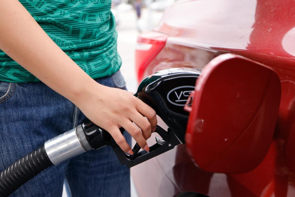 Gas stations entice holiday drivers with deals ahead of Independence Day weekend travels Gas stations entice holiday drivers with deals ahead of Independence Day weekend travels