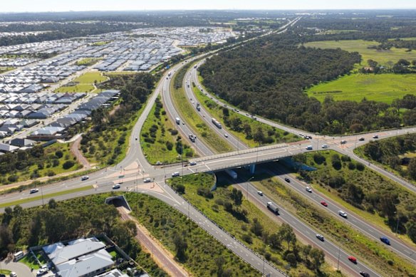Aerial photo of the Kwinana Freeway at the Safety Bay Road exit.