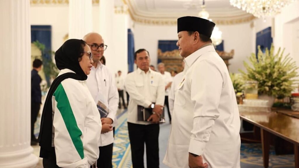 New head of Indonesia’s free meals programme quits after 45 days citing health reasons, as budget cuts loom New head of Indonesia’s free meals programme quits after 45 days citing health reasons, as budget cuts loom