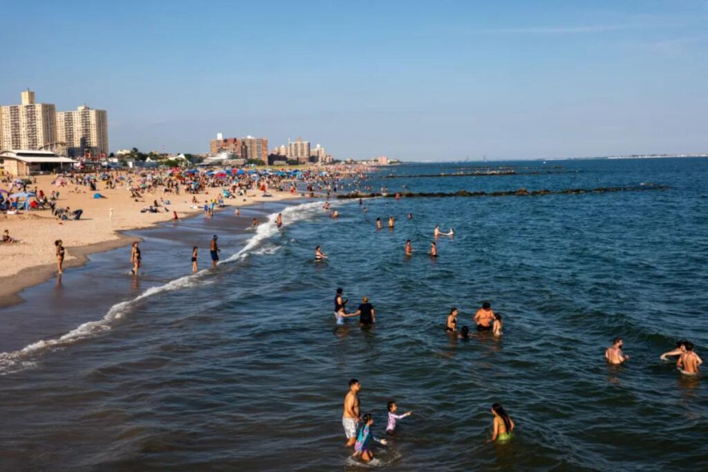 ‘Do not swim’ warning issued for 5 New York City beaches with high bacteria for 4th of July weekend
