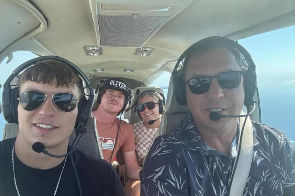 Father and son killed when their plane crashes on way home from a Cardinals game