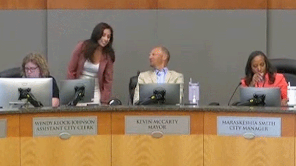 California mayor’s hot mic catches candid exchange after audience sends meeting off rails California mayor’s hot mic catches candid exchange after audience sends meeting off rails