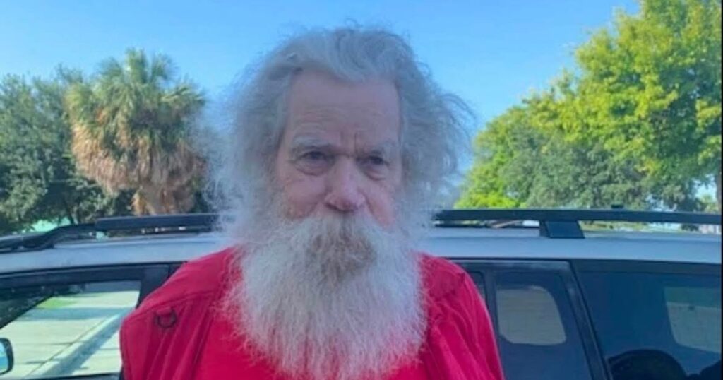 Man Legally Named Santa Claus Arrested After Allegedly Trying to Meet Detective Posing as Teen Boy Man Legally Named Santa Claus Arrested After Allegedly Trying to Meet Detective Posing as Teen Boy