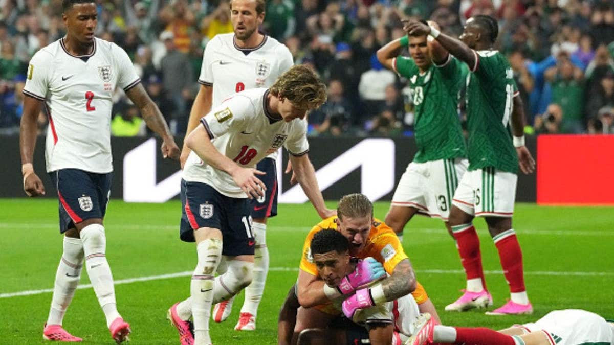 team-mexico-england-world-cup-2 - 1