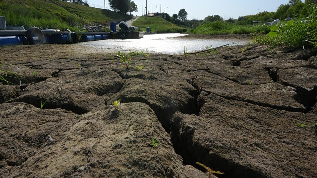 Italy: Po River runs low amid prolonged heat and drought Italy: Po River runs low amid prolonged heat and drought