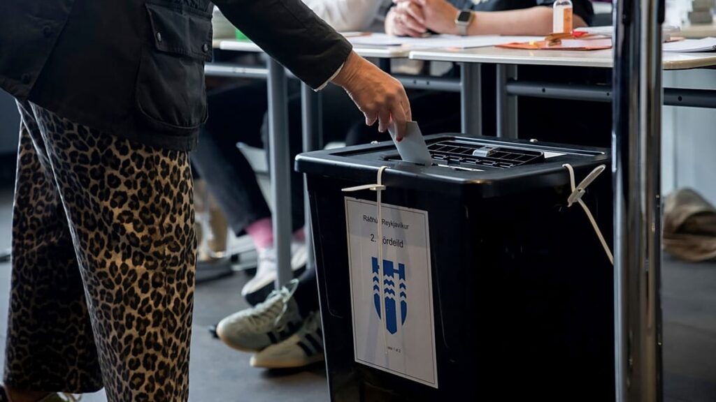 Iceland’s EU referendum sees high preliminary voter turnout