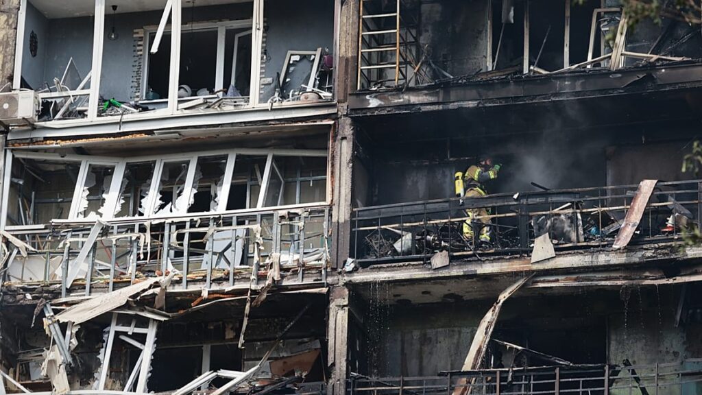 Russia fires glide bombs at southern Ukraine, killing one person