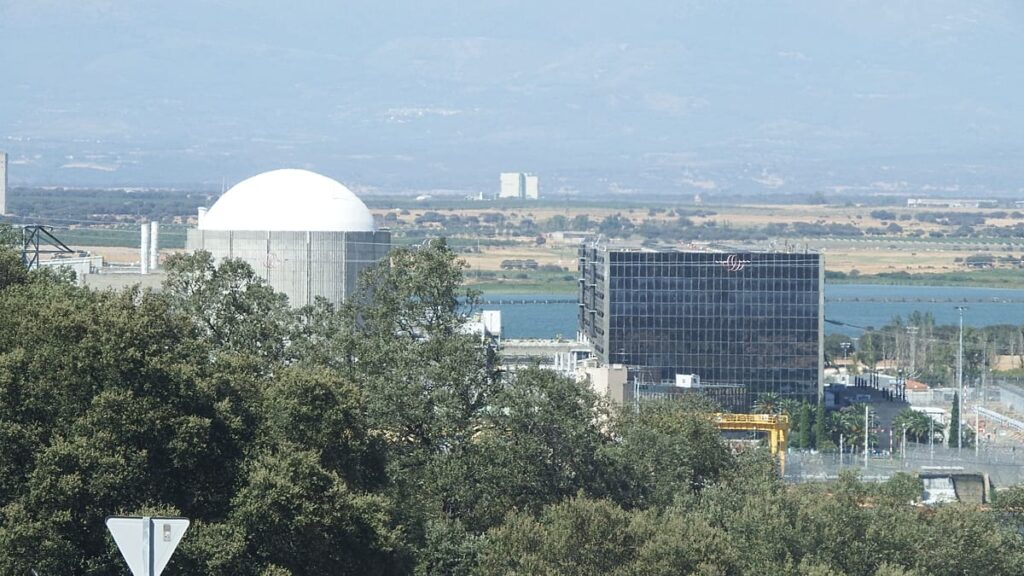 Spain extends Almaraz nuclear plant to 2030, delays closure by 3 years