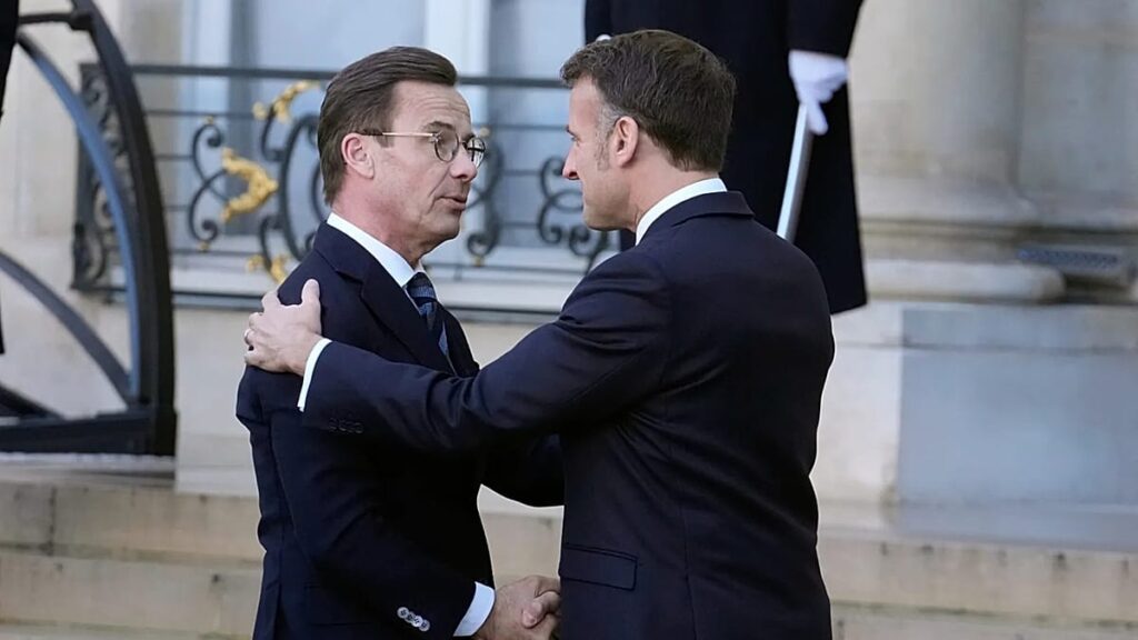Macron in Sweden to sign frigate deal and strengthen partnership