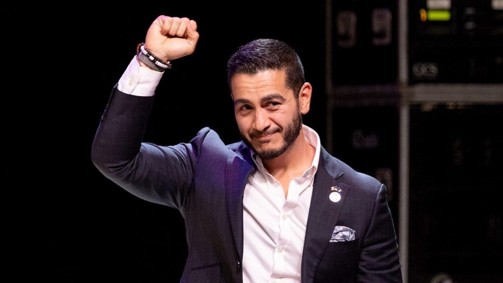 Biden-world veteran issues stark warning about Abdul El-Sayed as he crosses party lines Biden-world veteran issues stark warning about Abdul El-Sayed as he crosses party lines