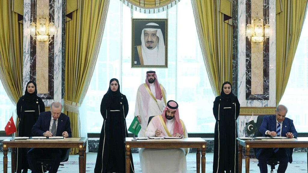 New power axis in the making? Three military heavyweights lock arms, complicating Abraham Accords strategy