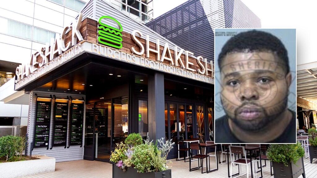 Shake Shack worker allegedly calls out before robbing own restaurant, returns in uniform 2 days later Shake Shack worker allegedly calls out before robbing own restaurant, returns in uniform 2 days later