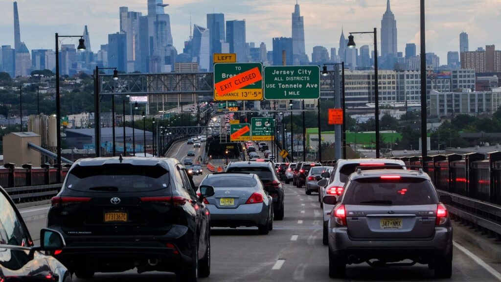NYC drivers shell out congestion toll. City admits it failed to improve air quality NYC drivers shell out congestion toll. City admits it failed to improve air quality