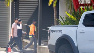 Thursday deadline before liquidation, administrators warn