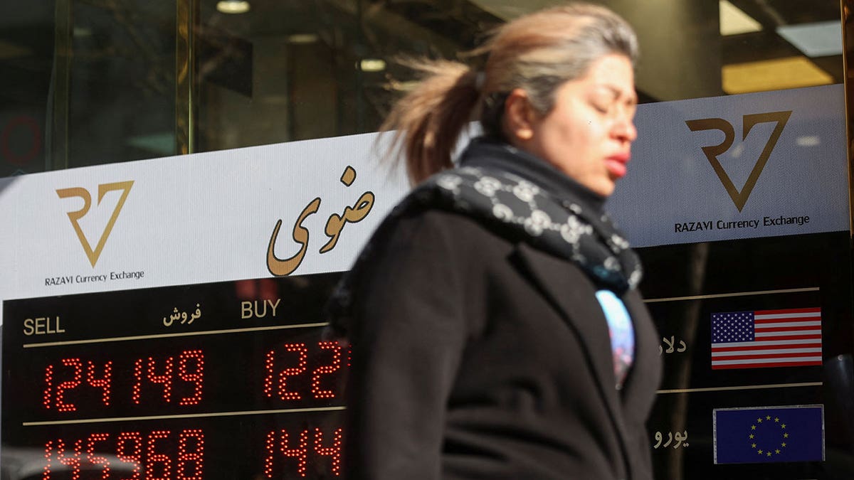 2025-12-30t123226z_2039877640_rc20ria9mmgq_rtrmadp_3_iran-economy-protests