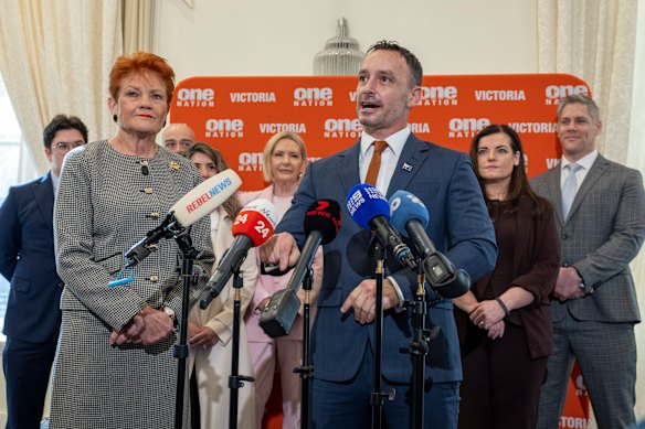 Hanson with Pickering and other party candidates on Monday.