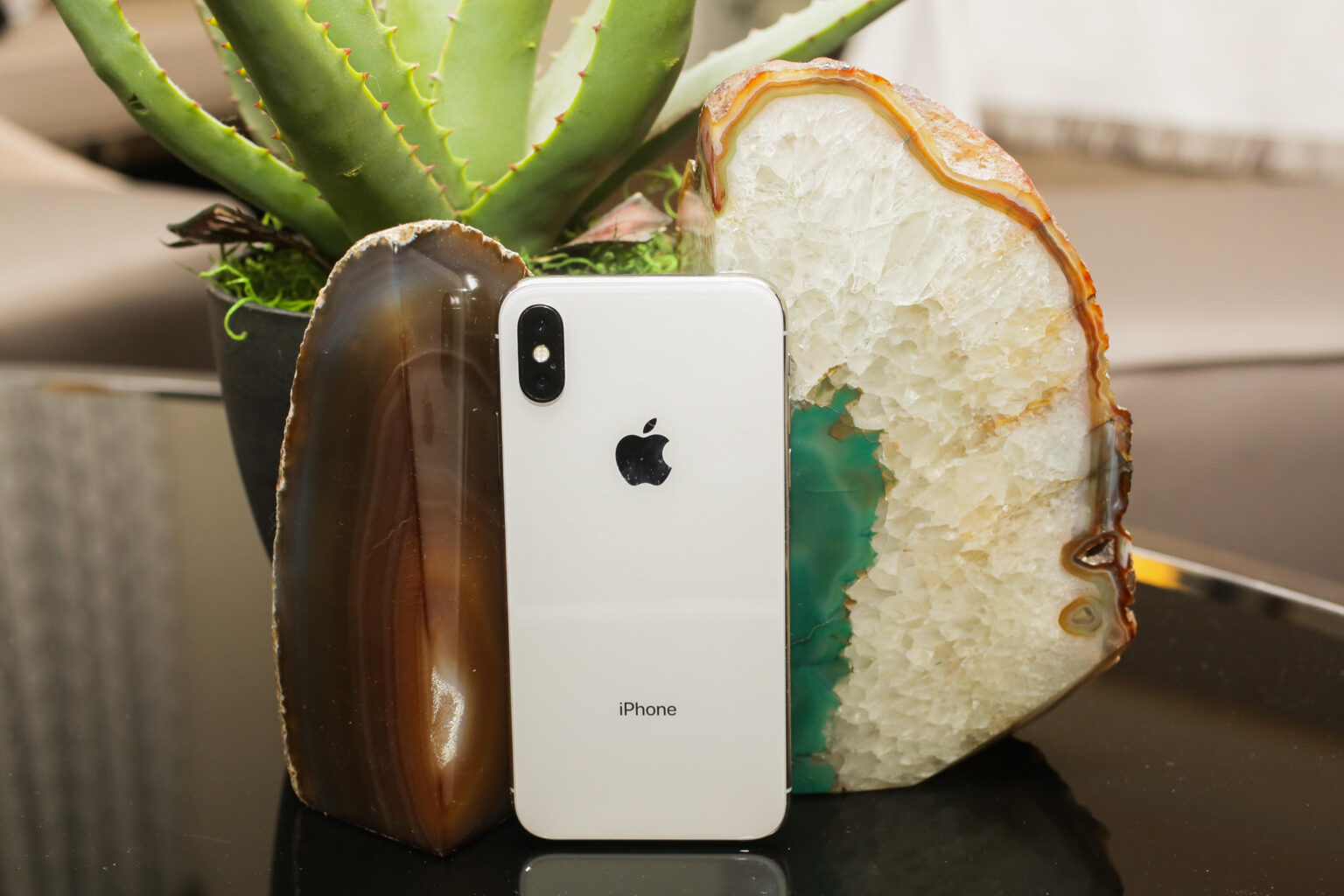 Apple’s Once-Futuristic iPhone X Is Now ‘Obsolete’ Apple’s Once-Futuristic iPhone X Is Now ‘Obsolete’
