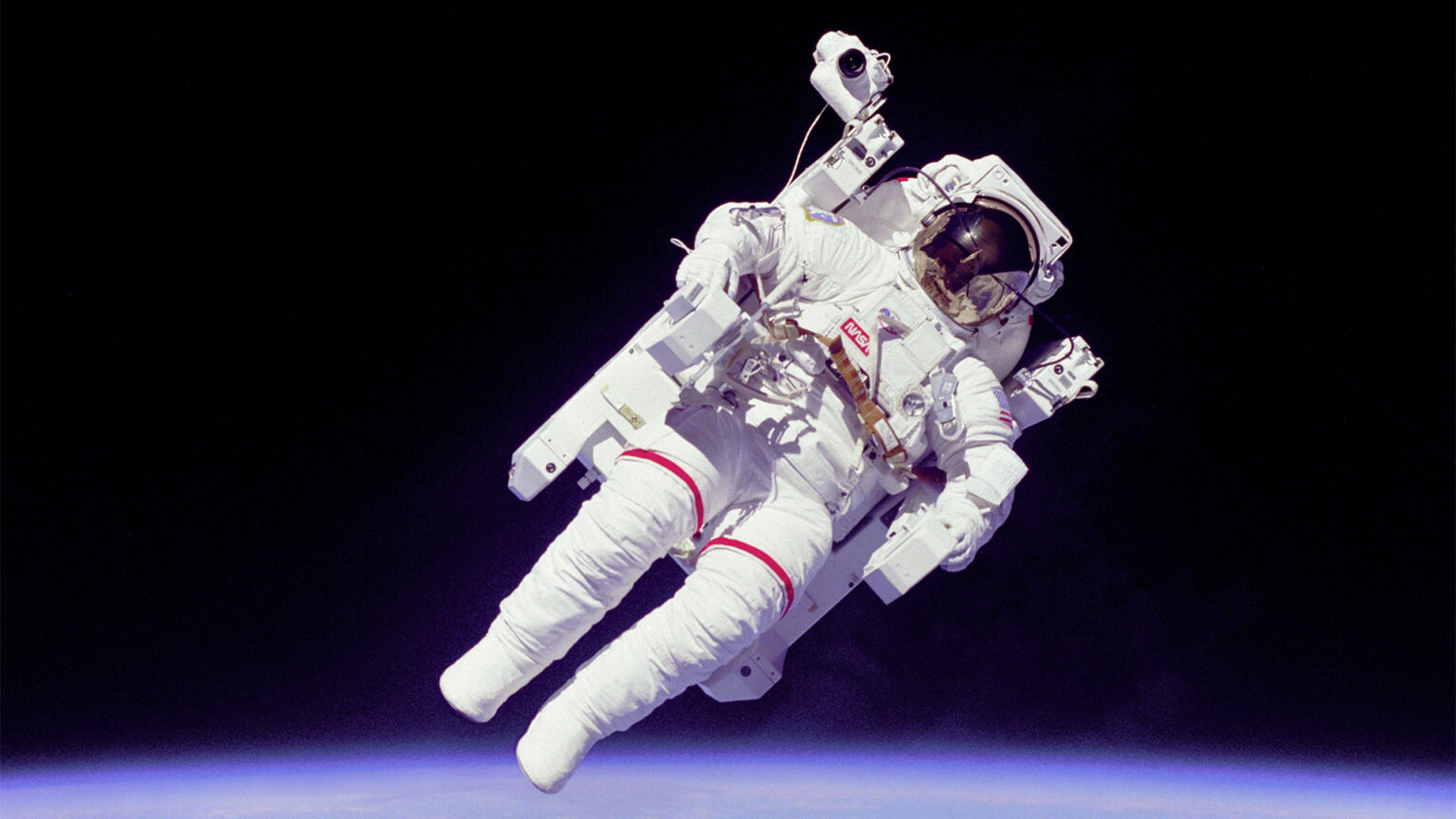 Researchers Seem to Have Figured Out Why It’s Harder to Poop in Space Researchers Seem to Have Figured Out Why It’s Harder to Poop in Space