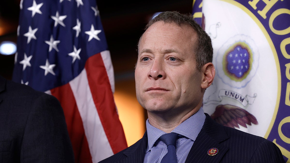 Rep. Gottheimer listening