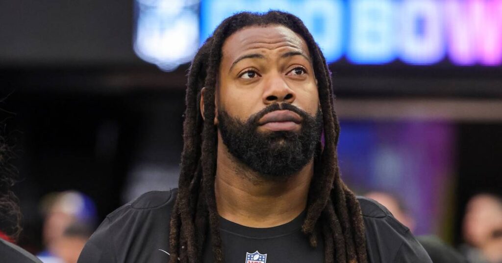 Falcons’ Za’Darius Smith Reveals His Brief Retirement From the NFL Was to Care for His Ailing Mother