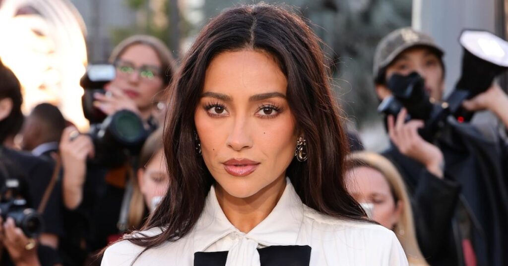 Shay Mitchell’s Travel Bag Company BEIS Sold to Samsonite for 0 Million: ‘Dream Come True’ Shay Mitchell’s Travel Bag Company BEIS Sold to Samsonite for 0 Million: ‘Dream Come True’