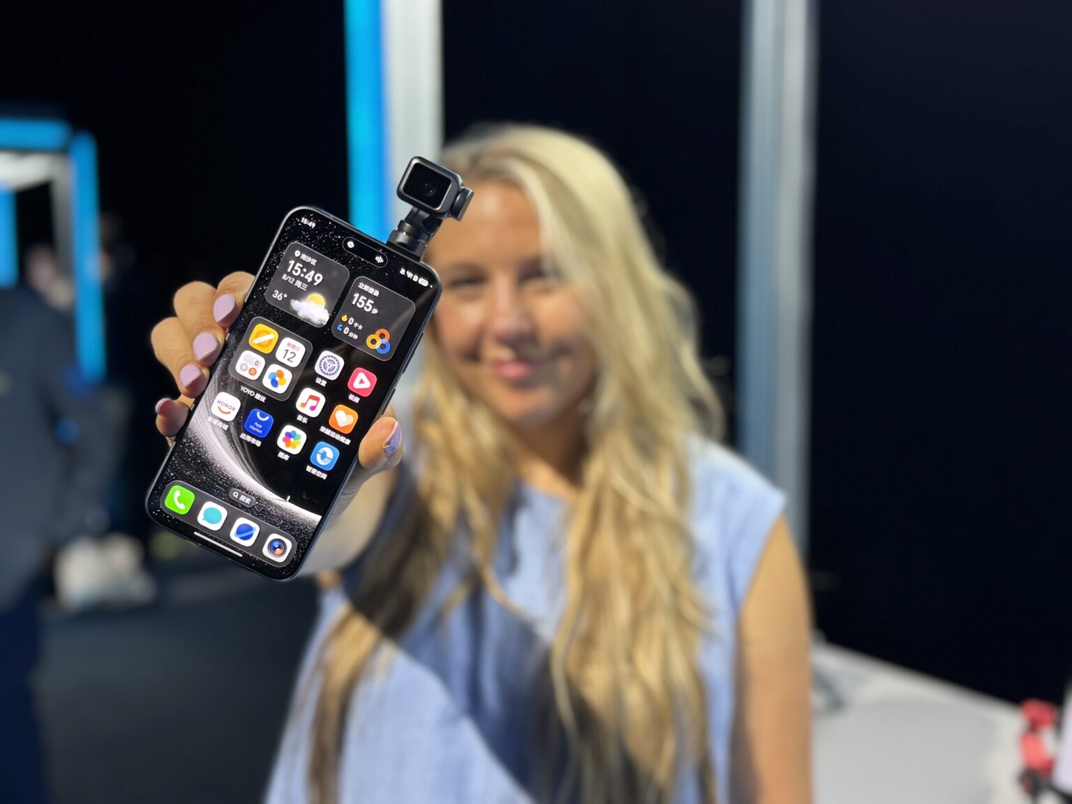 Honor Has Radically Reinvented the Phone for the Robot Age. I Played With It and It’s Wild Honor Has Radically Reinvented the Phone for the Robot Age. I Played With It and It’s Wild