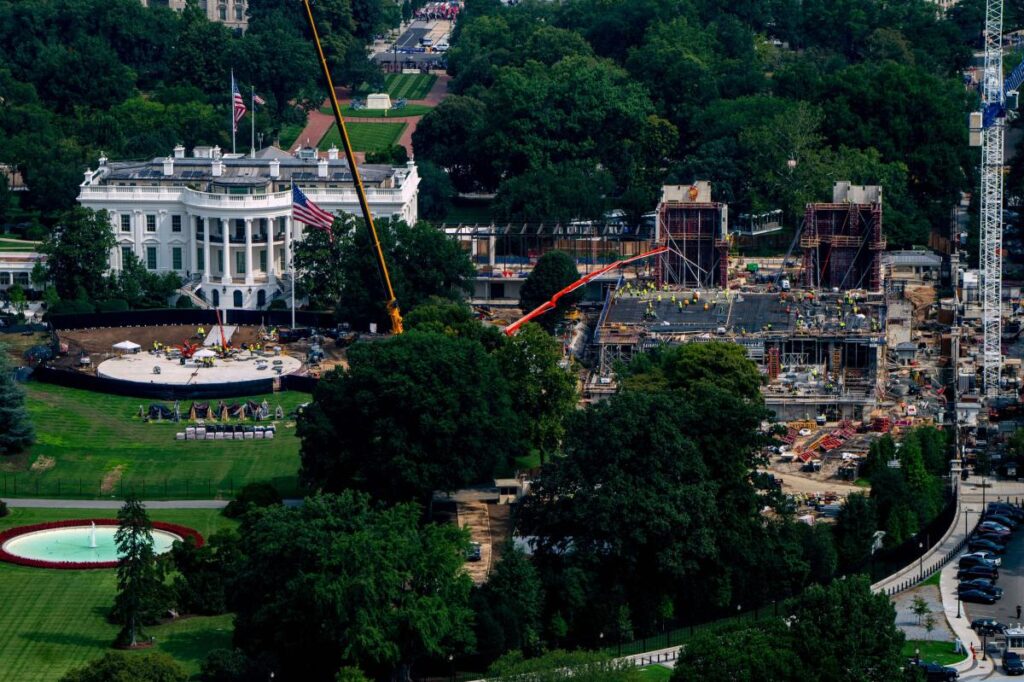 Trump asks Supreme Court to let 0M ballroom project resume at White House