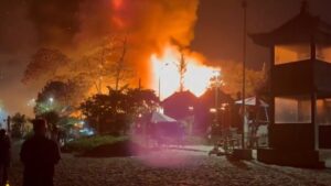 Perth holidaymakers among those forced to flee Bali fire