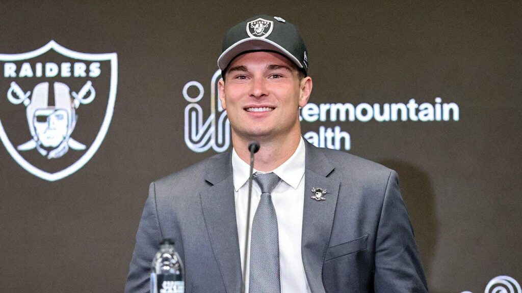 Raiders’ Fernando Mendoza once again goes viral during an interview for hilarious Joe Buck greeting Raiders’ Fernando Mendoza once again goes viral during an interview for hilarious Joe Buck greeting