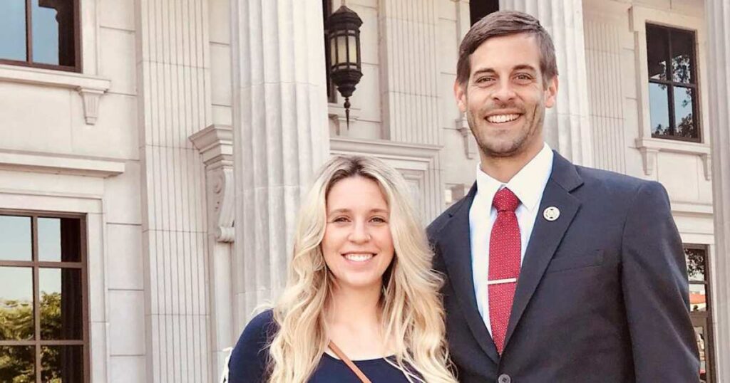 Jill Duggar and Derick Dillard’s Relationship Timeline: From Courting to Parenthood and More Jill Duggar and Derick Dillard’s Relationship Timeline: From Courting to Parenthood and More
