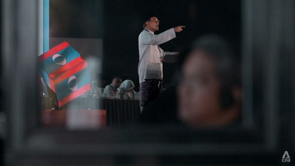 At PKR congress, Anwar vows wider graft crackdown and cites king’s backing At PKR congress, Anwar vows wider graft crackdown and cites king’s backing