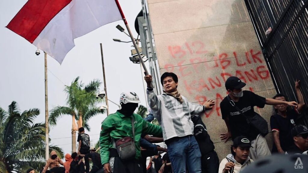 Thousands protest in Jakarta for stronger anti-corruption measures