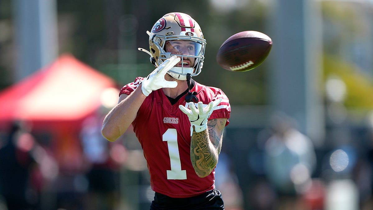 Ricky Pearsall works out during San Francisco 49ers training camp practice.